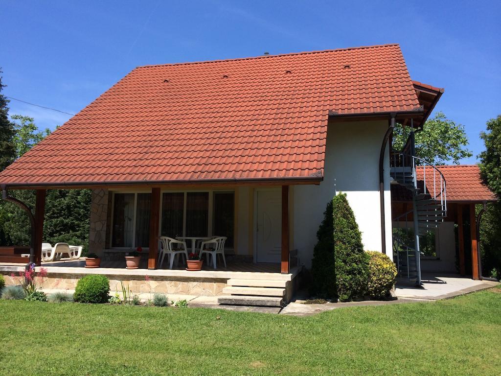 Frankie Holiday Apartment I. Balatongyörök 部屋 写真